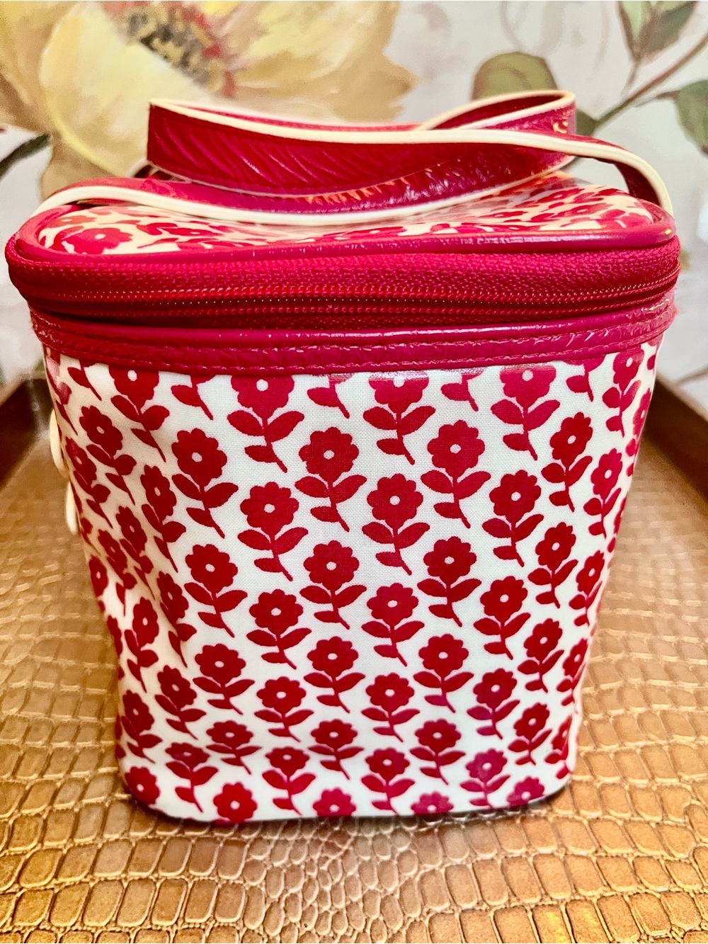 Vera Bradley Vintage-Inspired “Twirly Birds Pink” Floral Lunch or Cosmetics Case - Picture 4 of 12